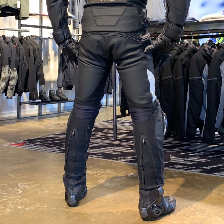 ダイネーゼの王道レザーパンツ『DELTA 4 LEATHER PANTS』のご紹介